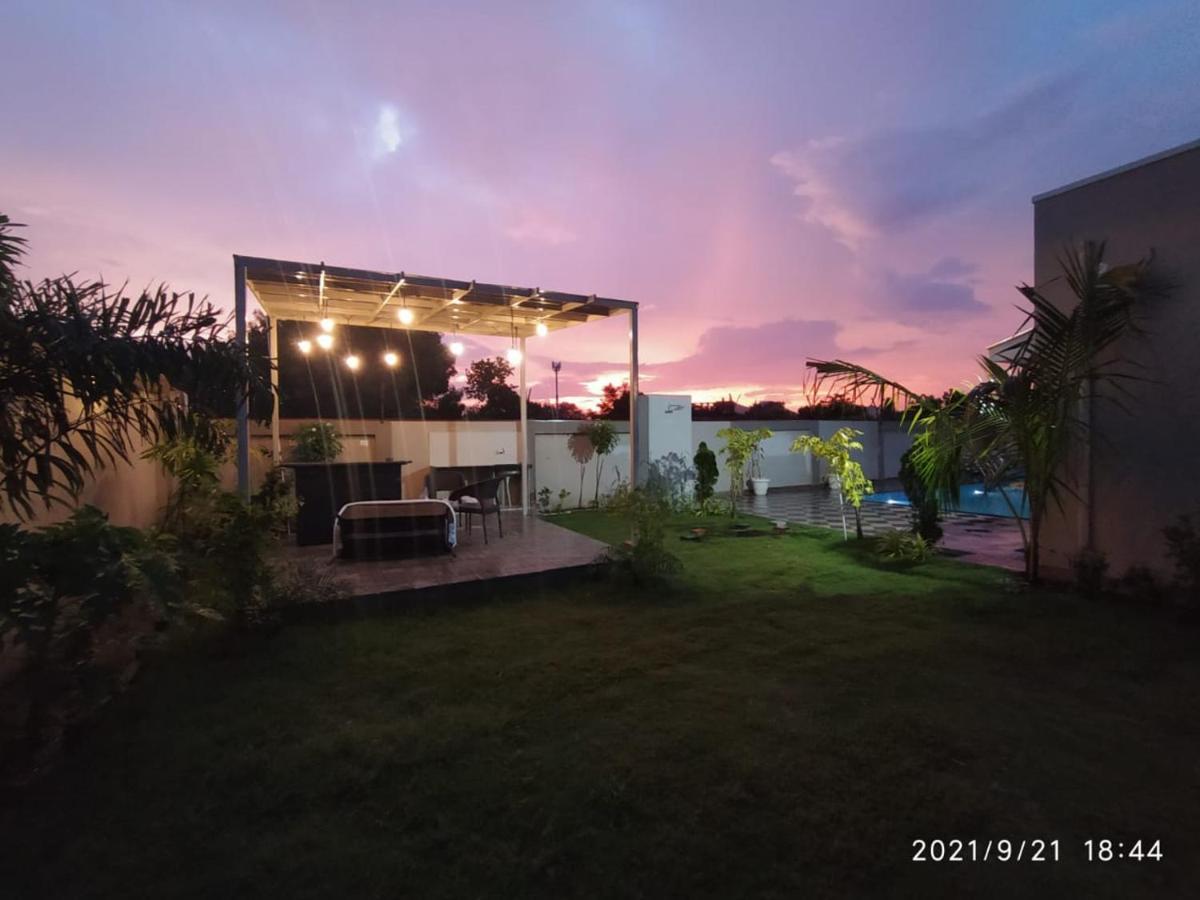 Nine Hill Villa - 2BHK Private Villa with Pool Udaipur Esterno foto
